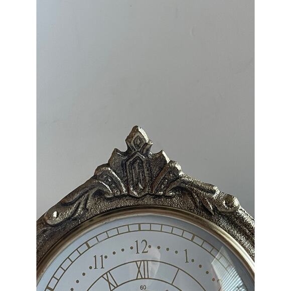 Painted metal clock in a muted gold tone Vintage Style - Picture 3 of 6